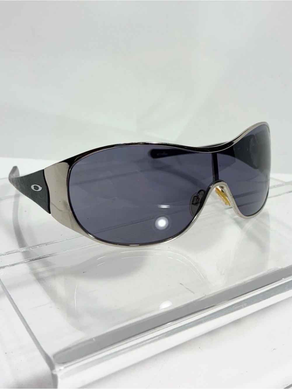 Y2K VTG Oakley Breathless Silver Shield Black Scroll 130 Sunglasses